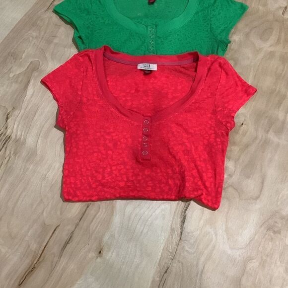 Bundle Green and Hot Pink Tops - Picture 3 of 11